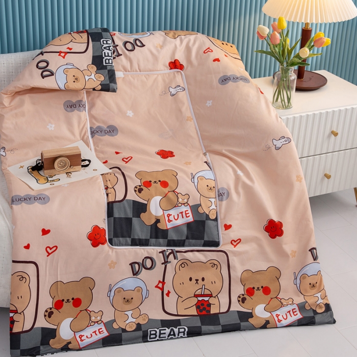 91家纺网 家纺一手货源 找家纺 枕芯真意 2023新款精疏棉抱枕被茶杯熊