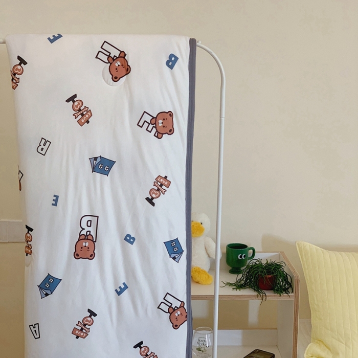 91家纺网 家纺一手货源 找家纺 慕尚 2025新款针织棉印花夏凉被空调被 字母熊