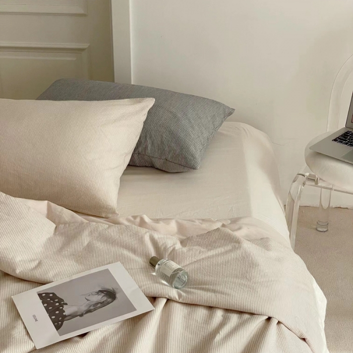 91家纺网 家纺一手货源 找家纺 梦享生活家居 2022新款水洗棉细条纹夏被 极-致米细条