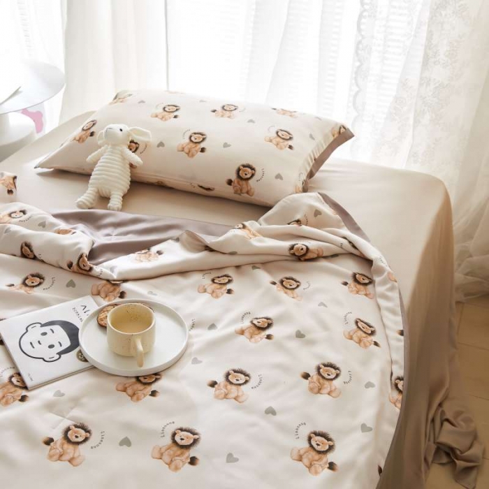 91家纺网 家纺一手货源 找家纺 汇庭 2021新款单人天丝卡通印花夏被 比得狮子