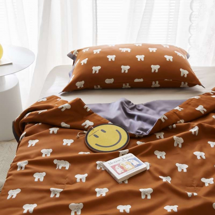 91家纺网 家纺一手货源 找家纺 汇庭 2021新款单人天丝卡通印花夏被 吉吉象