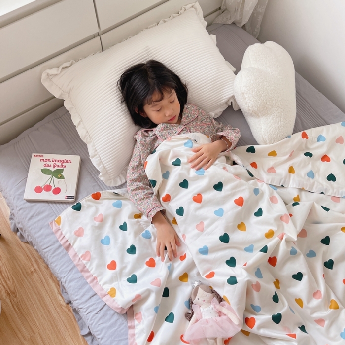 91家纺网 家纺一手货源 找家纺 汇庭 2021新款长绒棉儿童夏被 比心