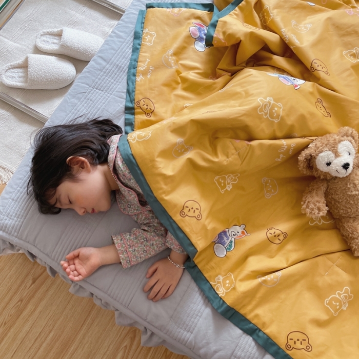 91家纺网 家纺一手货源 找家纺 汇庭 2021新款长绒棉儿童夏被 卡士熊黄色