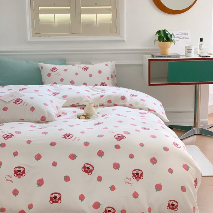 91家纺网 家纺一手货源 找家纺 黛馨 2025新款A类小清新双层纱四件套（实拍） 草莓熊