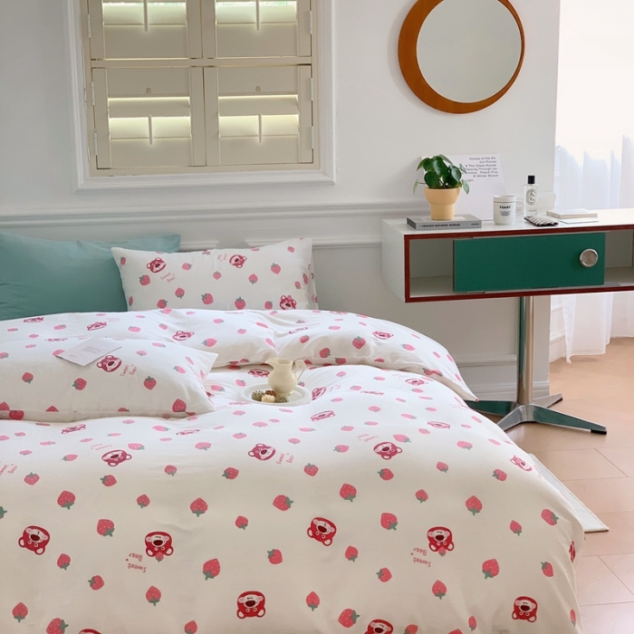 91家纺网 家纺一手货源 找家纺 黛馨 2025新款A类小清新双层纱四件套（实拍） 草莓熊