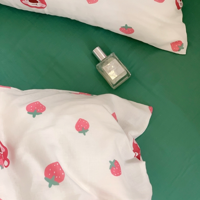 91家纺网 家纺一手货源 找家纺 黛馨 2025新款A类小清新双层纱四件套（实拍） 草莓熊