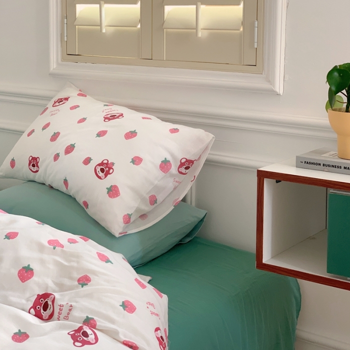 91家纺网 家纺一手货源 找家纺 黛馨 2025新款A类小清新双层纱四件套（实拍） 草莓熊