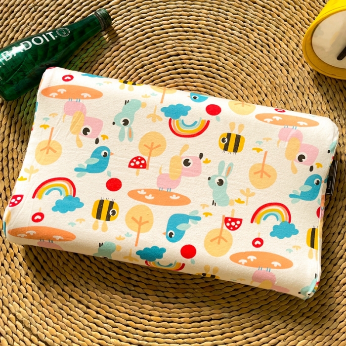 91家纺网 家纺一手货源 找家纺 宝晶枕芯 2022乳胶枕芯枕头天然大儿童乳胶枕（含内外套） 彩虹鸟