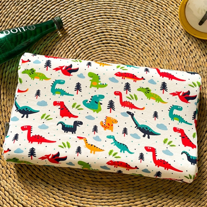 91家纺网 家纺一手货源 找家纺 宝晶枕芯 2022乳胶枕芯枕头天然大儿童乳胶枕（含内外套） 恐龙乐园