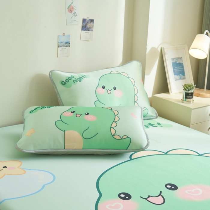 91家纺网 家纺一手货源 找家纺 慕尚 2025大版牛奶丝凉感丝工艺凉席床笠款三件套 我爱恐龙