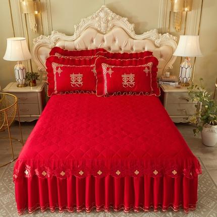 91家纺网 家纺一手货源 找家纺 （总）宜凡 2022新款绣花婚庆全棉夹棉床裙款三件套