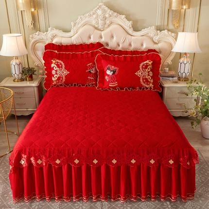 91家纺网 家纺一手货源 找家纺 （总）宜凡 2022新款绣花婚庆全棉夹棉床裙款三件套