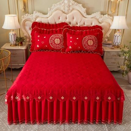 91家纺网 家纺一手货源 找家纺 （总）宜凡 2022新款绣花婚庆全棉夹棉床裙款三件套