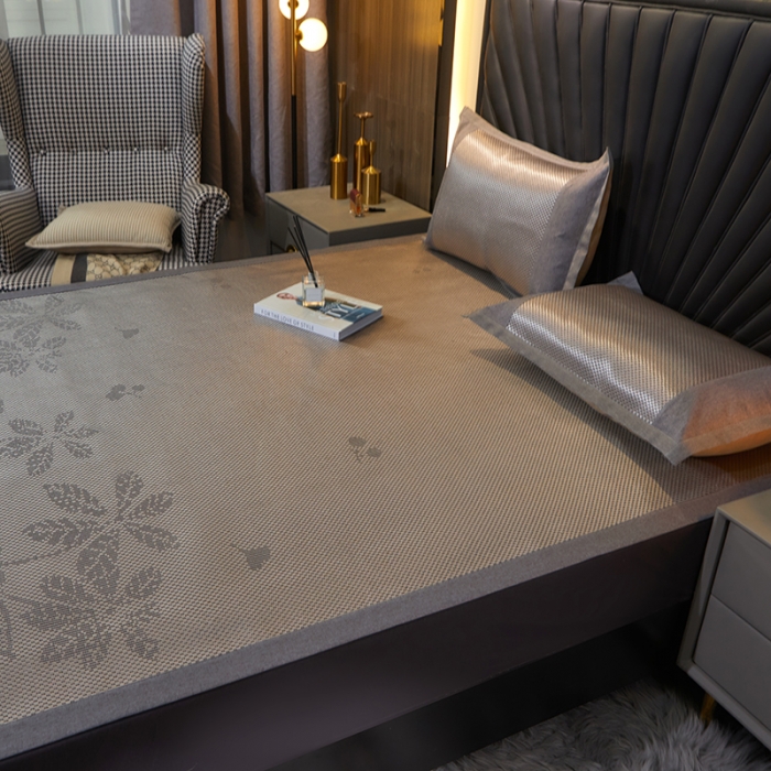 91家纺网 家纺一手货源 找家纺 盈超 2023新款亚光冰藤提花冰藤席三件套 六叶草银灰