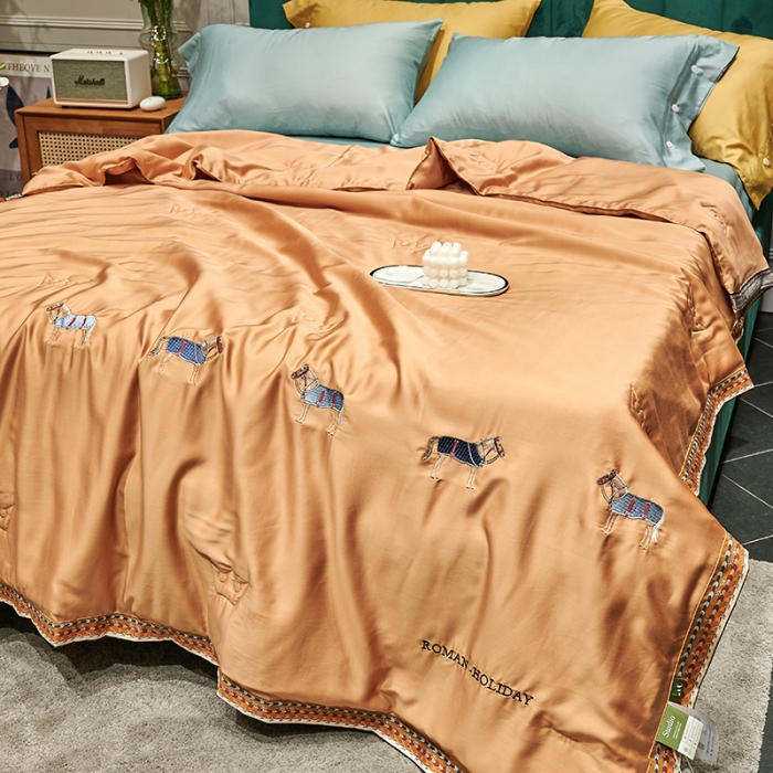 91家纺网 家纺一手货源 找家纺 汇庭  2020新款马德里夏被系列-实拍图 马德里夏被沙漠金