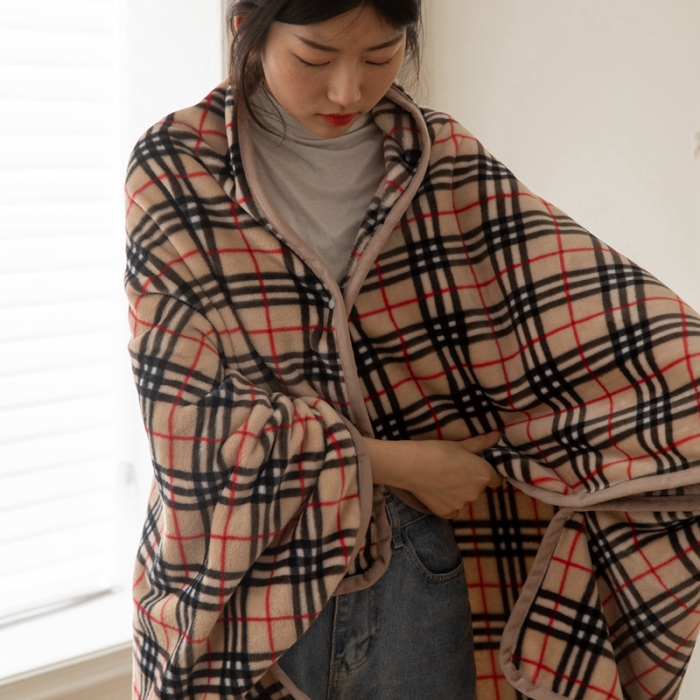 91家纺网 家纺一手货源 找家纺 恋尚羽 2025秋冬爆款印花披肩毯盖毯 宝莉格