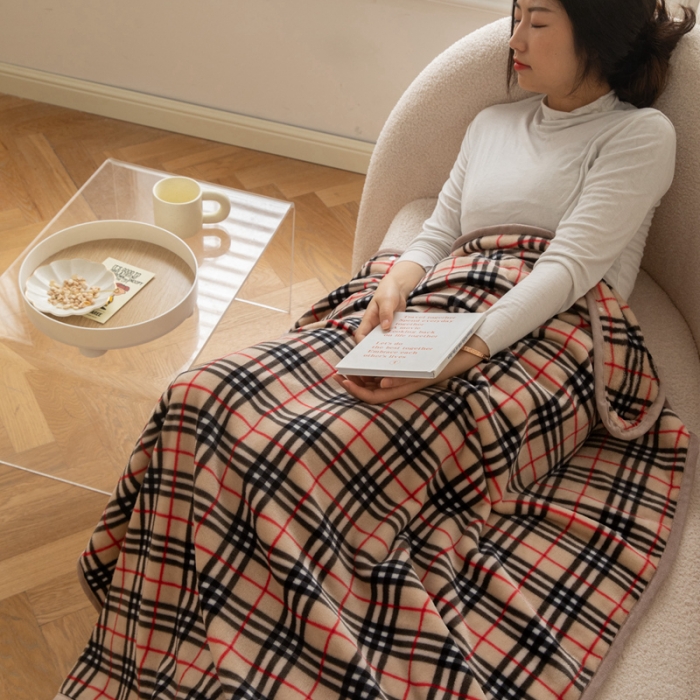 91家纺网 家纺一手货源 找家纺 恋尚羽 2025秋冬爆款印花披肩毯盖毯 宝莉格