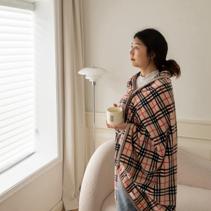 91家纺网 家纺一手货源 找家纺 恋尚羽 2025秋冬爆款印花披肩毯盖毯 宝莉格