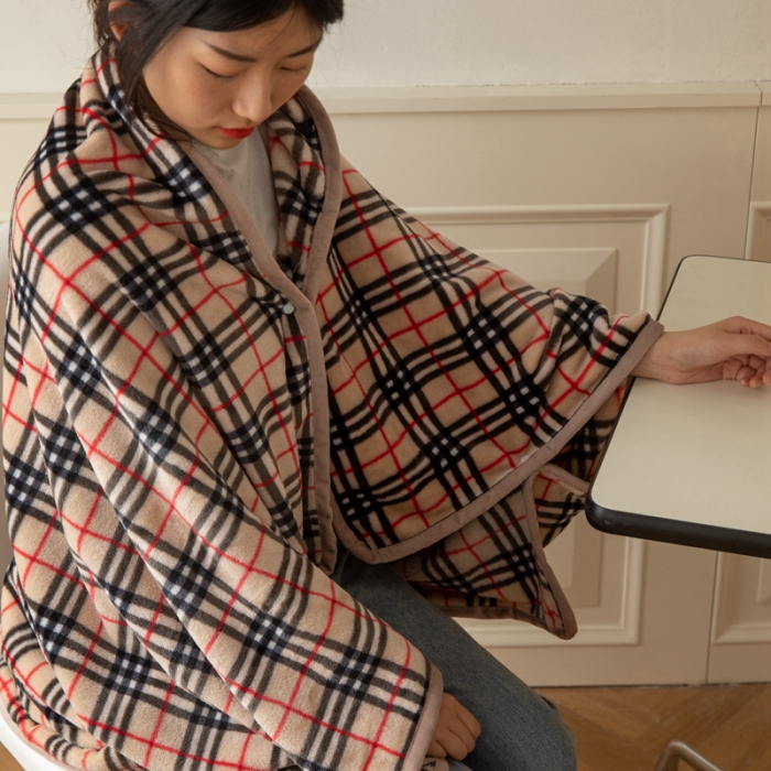 91家纺网 家纺一手货源 找家纺 恋尚羽 2025秋冬爆款印花披肩毯盖毯 宝莉格