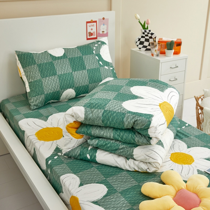 91家纺网 家纺一手货源 找家纺 金丝鸟 2022新款全棉斜纹13370三件套 绿茵