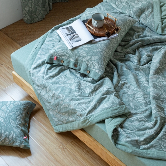 91家纺网 家纺一手货源 找家纺 安莱生活 2022新款全棉双层纱色织大提花夏被落叶缤纷-草绿