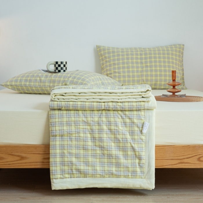 91家纺网 家纺一手货源 找家纺 安莱生活 2022新款水洗棉初恋格夏被夏被四件套 初恋奶黄