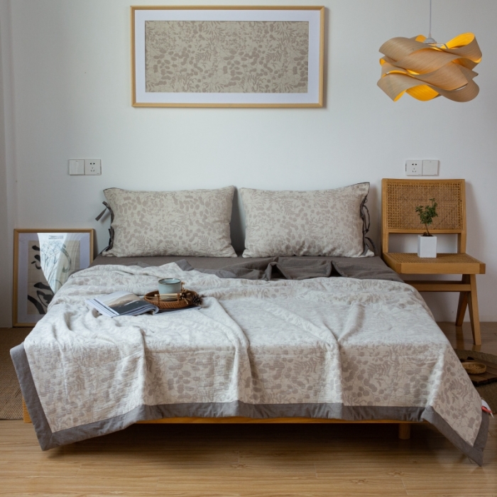 91家纺网 家纺一手货源 找家纺 安莱生活 2022新款全棉双层纱色织大提花夏被 栀子花-浅灰