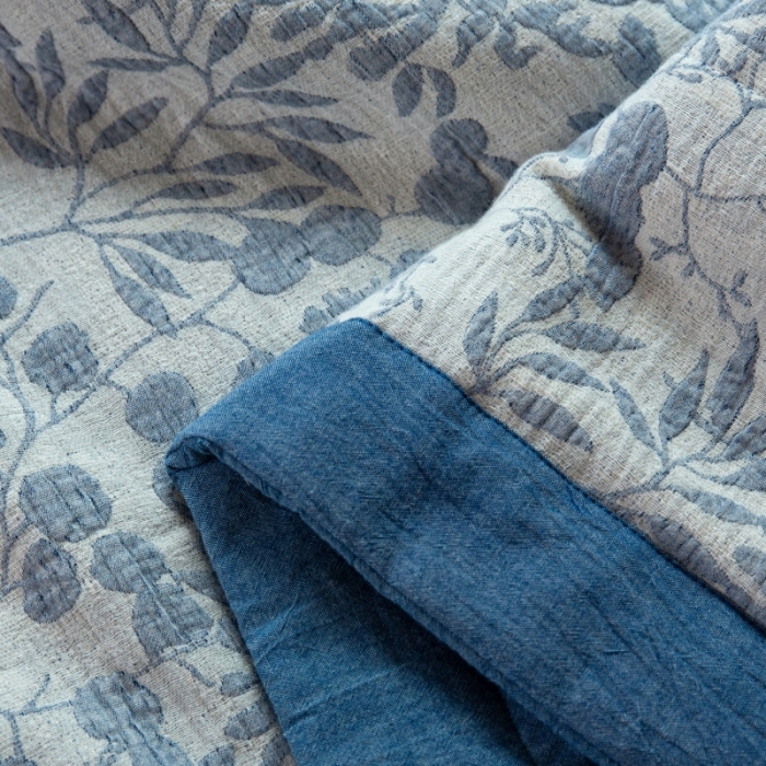 91家纺网 家纺一手货源 找家纺 安莱生活 2022新款全棉双层纱色织大提花夏被 栀子花-深蓝
