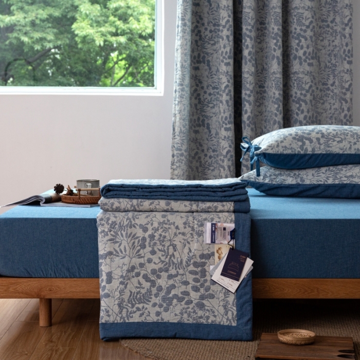 91家纺网 家纺一手货源 找家纺 安莱生活 2022新款全棉双层纱色织大提花夏被 栀子花-深蓝