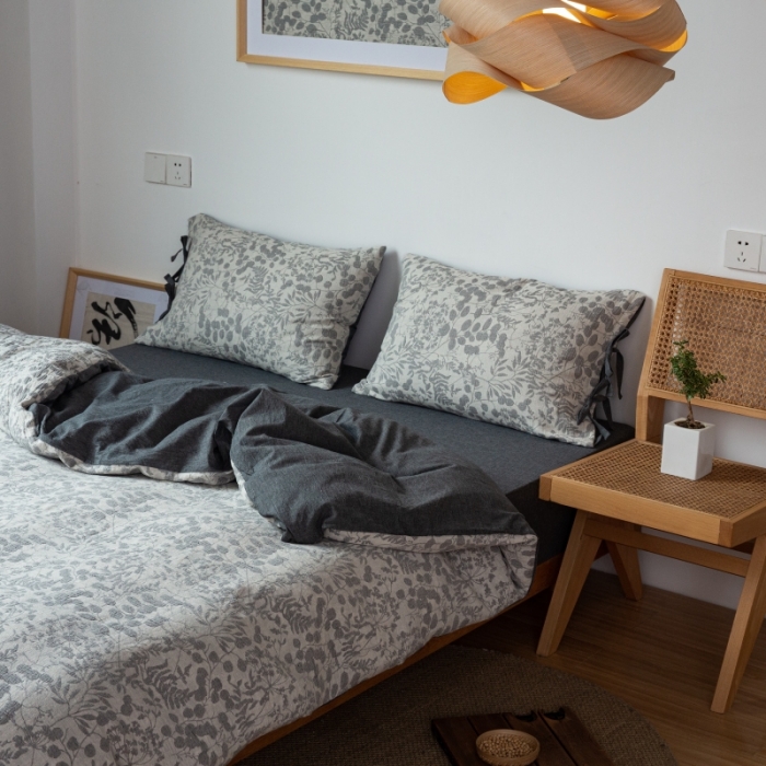 91家纺网 家纺一手货源 找家纺 2022高端双层纱栀子花色织大提花蝴蝶结工艺款四件套 栀子花-深灰