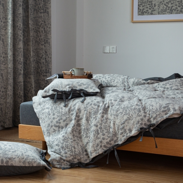 91家纺网 家纺一手货源 找家纺 2022高端双层纱栀子花色织大提花蝴蝶结工艺款四件套 栀子花-深灰