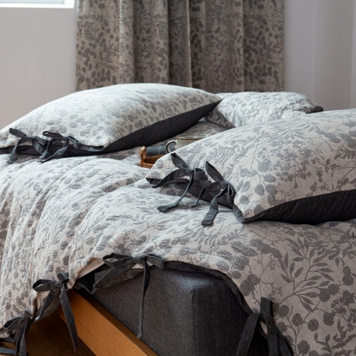 91家纺网 家纺一手货源 找家纺 2022高端双层纱栀子花色织大提花蝴蝶结工艺款四件套 栀子花-深灰