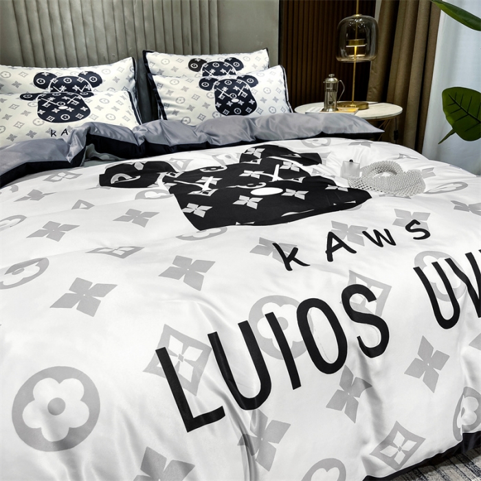 91家纺网 家纺一手货源 找家纺 摩卡 2022新款网红轻奢印花冰丝四件套 熊头白