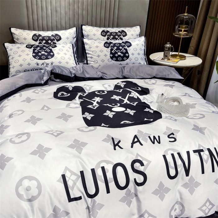 91家纺网 家纺一手货源 找家纺 摩卡 2022新款网红轻奢印花冰丝四件套 熊头白