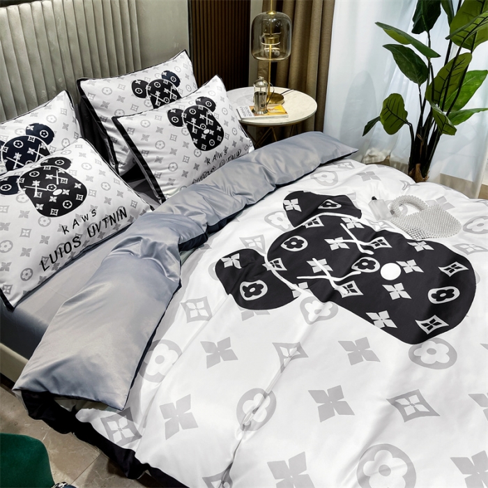 91家纺网 家纺一手货源 找家纺 摩卡 2022新款网红轻奢印花冰丝四件套 熊头白