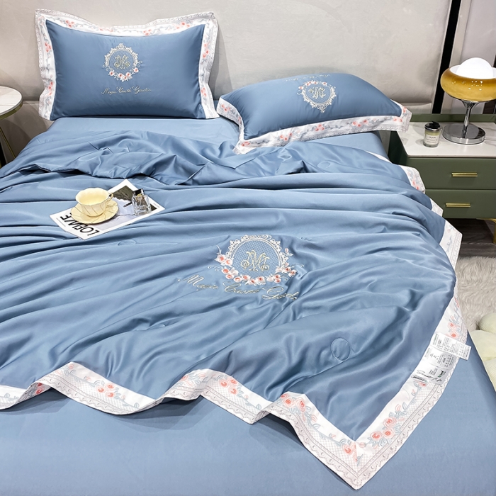 91家纺网 家纺一手货源 找家纺 丽卡家纺 2023新款水洗天丝刺绣夏被四件套-梦露梦露-天空蓝