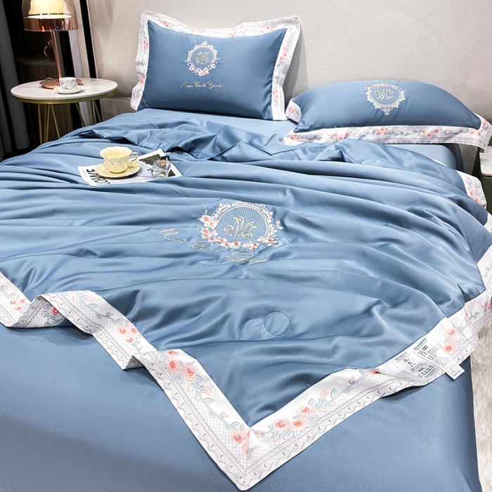 91家纺网 家纺一手货源 找家纺 丽卡家纺 2023新款水洗天丝刺绣夏被四件套-梦露梦露-天空蓝