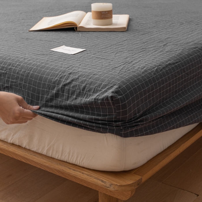 91家纺网 家纺一手货源 找家纺 宝士康家纺2023新款无印风系列床笠三件套 小灰格