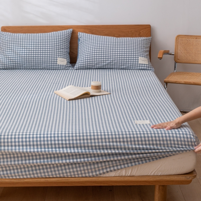 91家纺网 家纺一手货源 找家纺 宝士康家纺2023新款无印风系列床笠三件套 天蓝小格