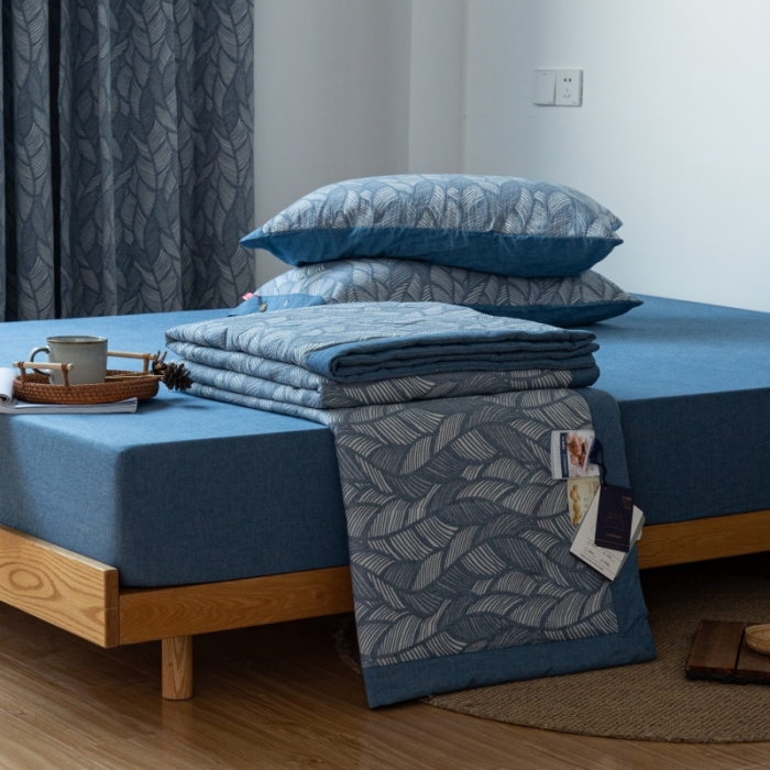 91家纺网 家纺一手货源 找家纺 （总）安莱生活 2023新款全棉双层纱色织大提花夏被落叶缤纷