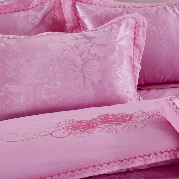 91家纺网 家纺一手货源 找家纺 卡迪亚 2022新款全棉13372贡缎提花四件套鸟语花香-粉