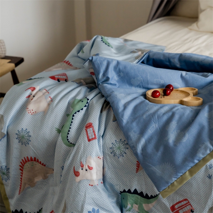 91家纺网 家纺一手货源 找家纺 汇庭 2022新款60sA类长绒棉大豆夏被 波点狮子蓝