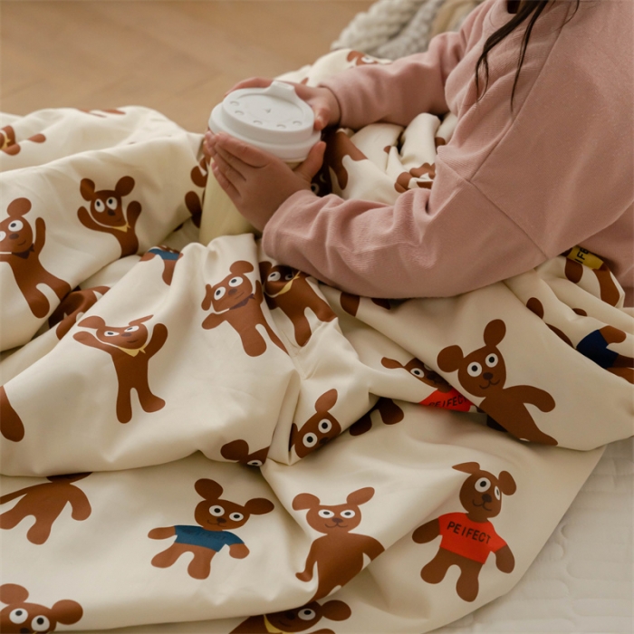 91家纺网 家纺一手货源 找家纺 汇庭 2022新款60sA类长绒棉大豆夏被 姜饼人白