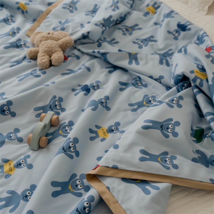 91家纺网 家纺一手货源 找家纺 汇庭 2022新款60sA类长绒棉大豆夏被 姜饼人蓝