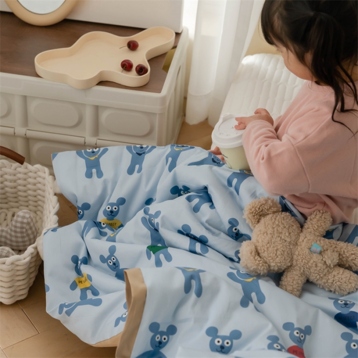 91家纺网 家纺一手货源 找家纺 汇庭 2022新款60sA类长绒棉大豆夏被 姜饼人蓝