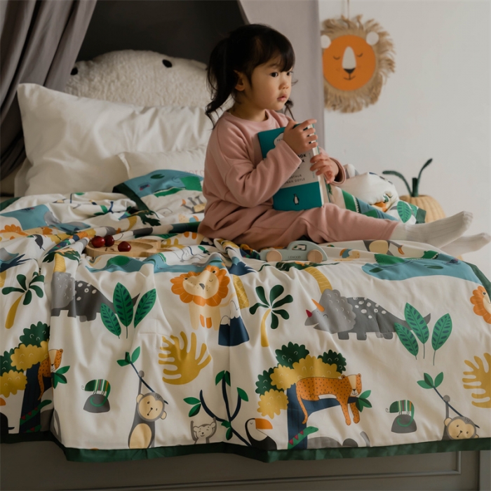 91家纺网 家纺一手货源 找家纺 汇庭 2022新款60sA类长绒棉大豆夏被 快乐森林