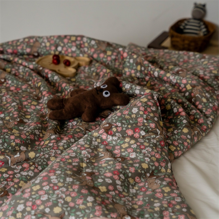 91家纺网 家纺一手货源 找家纺 汇庭 2022新款60sA类长绒棉大豆夏被 鹿卡卡