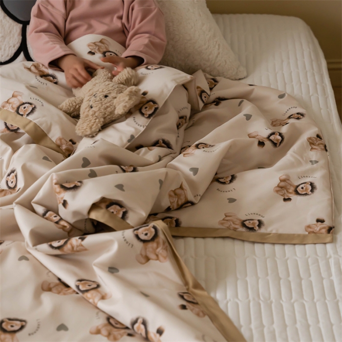 91家纺网 家纺一手货源 找家纺 汇庭 2022新款60sA类长绒棉大豆夏被 萌萌狮