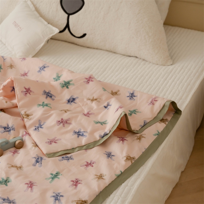 91家纺网 家纺一手货源 找家纺 汇庭 2022新款60sA类长绒棉大豆夏被 闪闪熊