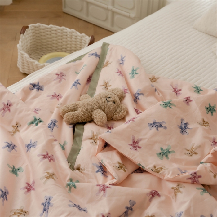 91家纺网 家纺一手货源 找家纺 汇庭 2022新款60sA类长绒棉大豆夏被 闪闪熊